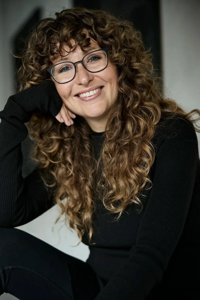 Rachel Varga, studio portrait
